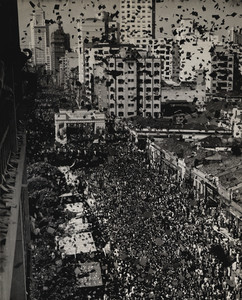 As tropas da FEB são recebidas na avenida São João em 1945 