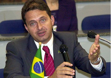 O ex-governador de Pernambuco e ex-ministro da Ciência e Tecnologia faleceu aos 49 anos