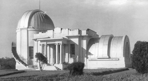 IAG in a home of its own: one of the buildings of the São Paulo Astronomical Observatory in 1947, in the Água Funda neighborhood 