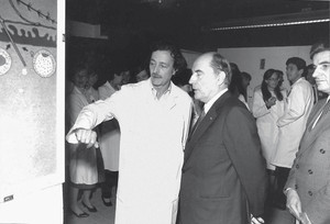 Com o então presidente francês François Mitterrand na inauguração do prédio da Imunologia do Instituto Pasteur, em 1981