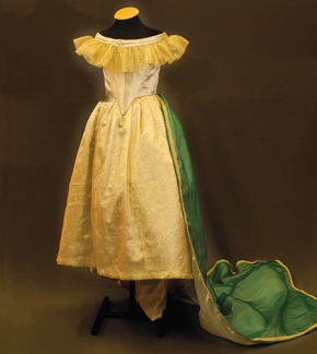 Réplica del vestido de la princesa Isabel en tamaño infantil