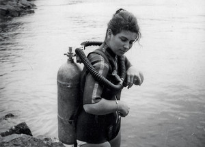 Taking a diving course during her undergraduate studies in Natural History at the University of Brazil, in Rio de Janeiro 