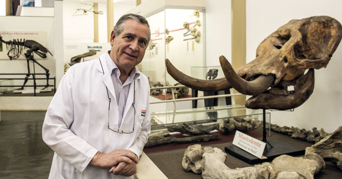 Dr. Bone Collector Revista Pesquisa Fapesp