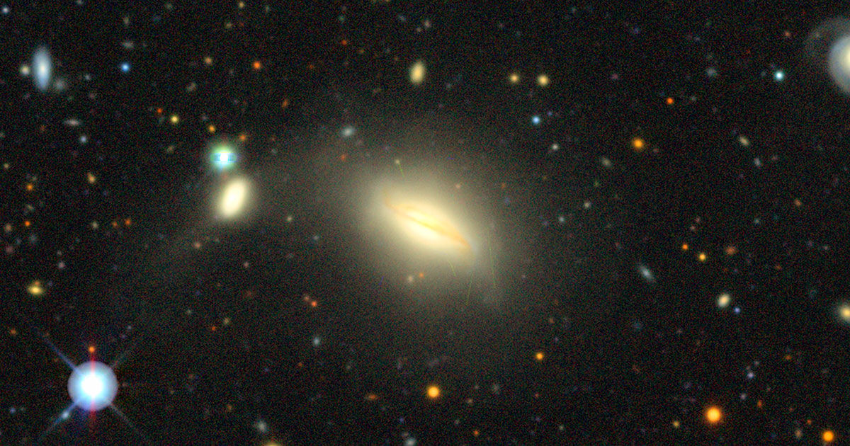 Ambiente cósmico molda estrutura das galáxias de transição, que estão parando de gerar novas estrelas