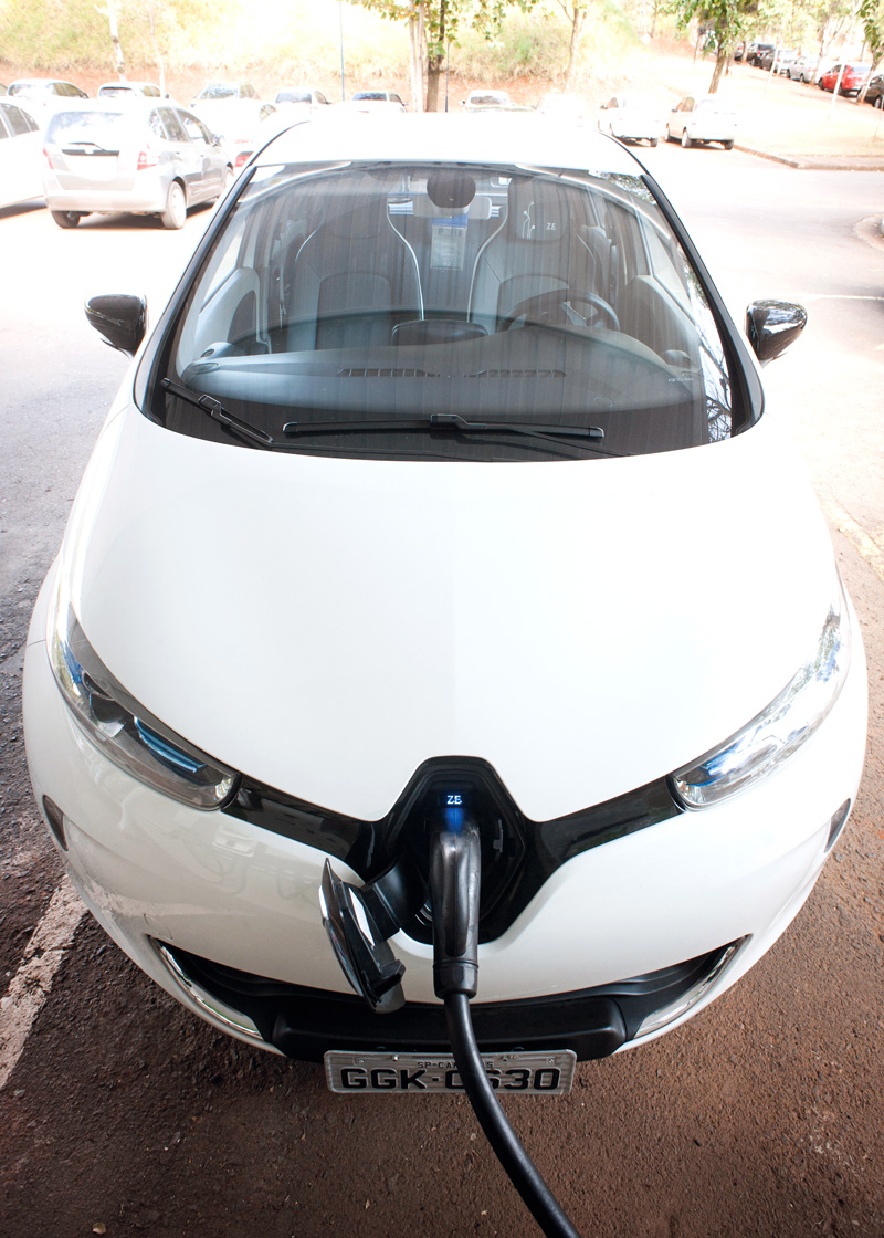 Chefe de equipe de corrida cria montadora nacional de carros elétricos -  Pequenas Empresas Grandes Negócios